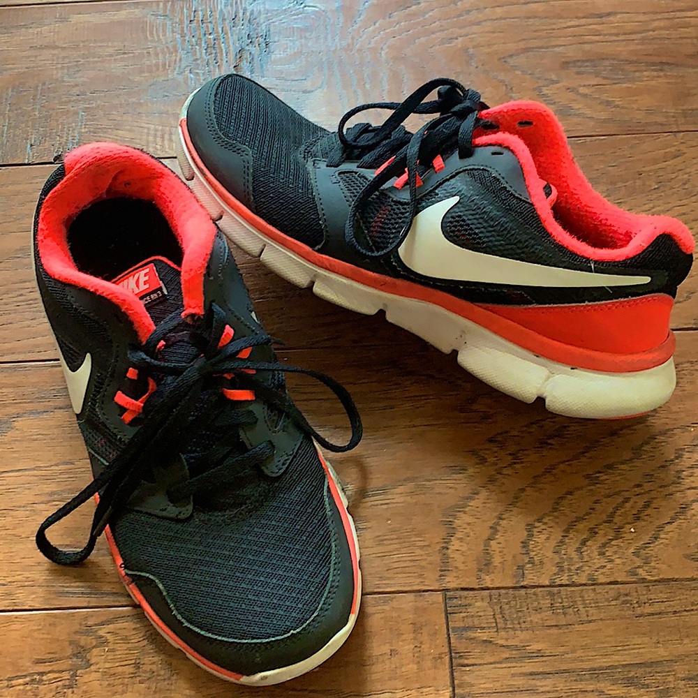 Nike - Flex Experience RN3 - size 8